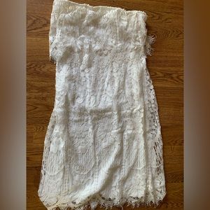 White XL Lulu’s strapless lace dress